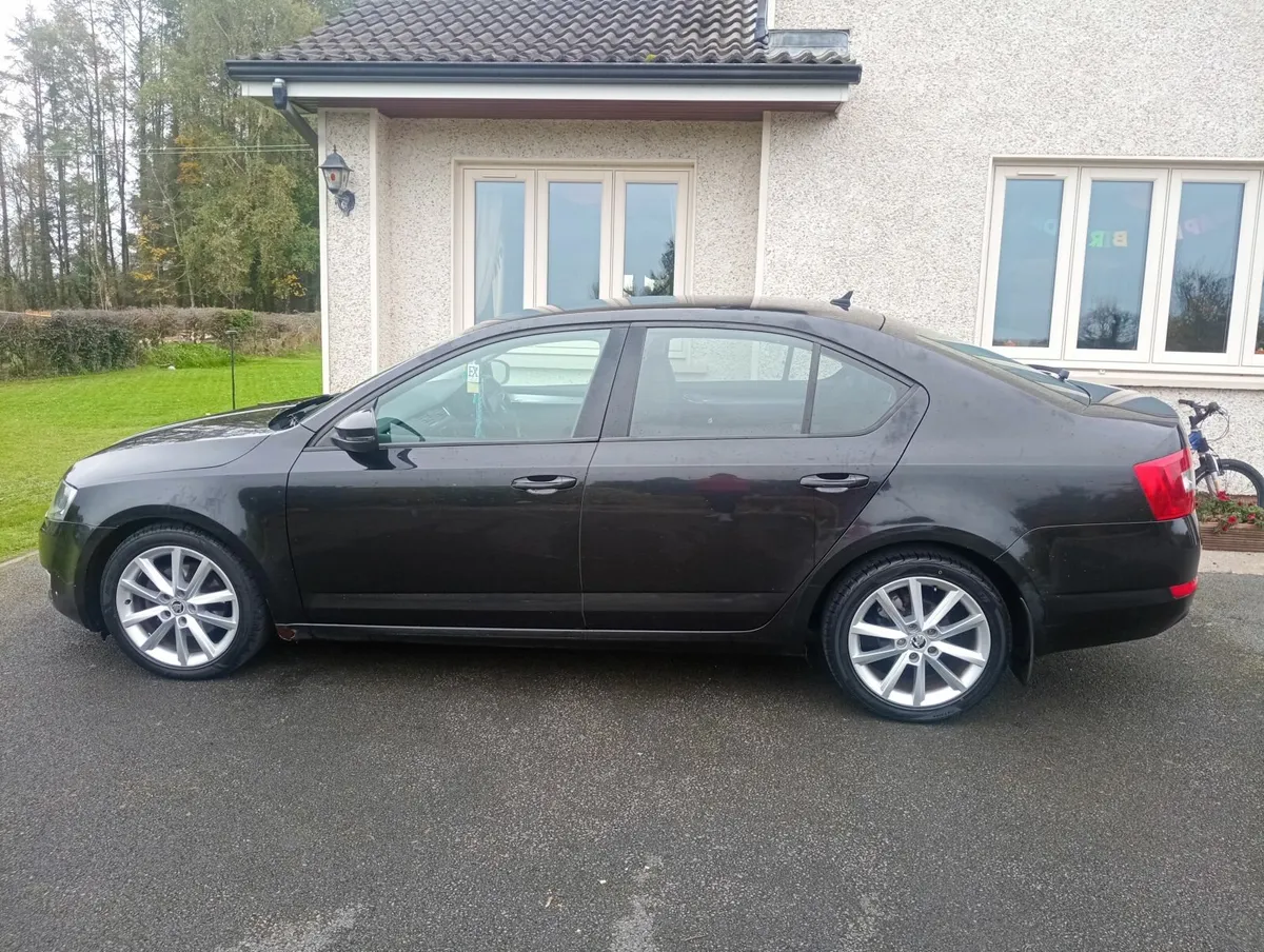 Skoda Octavia 2015 - Image 2