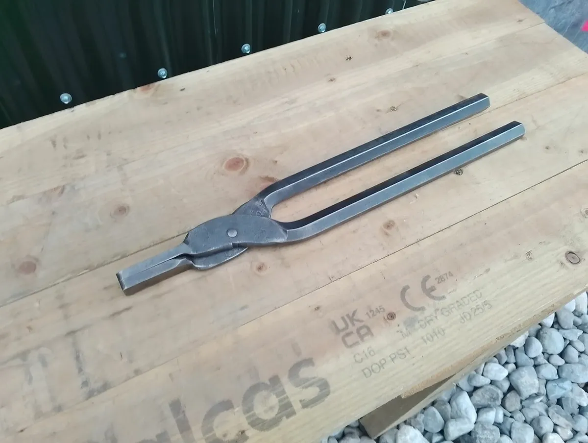 Blacksmiths Tongs - Image 2