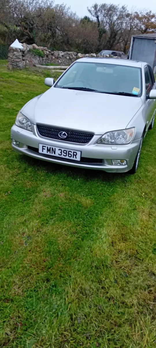 Lexus IS 300 Sportcross - Image 1