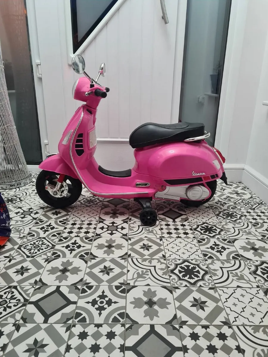 Girls Electric Vespa Ride On - Image 1