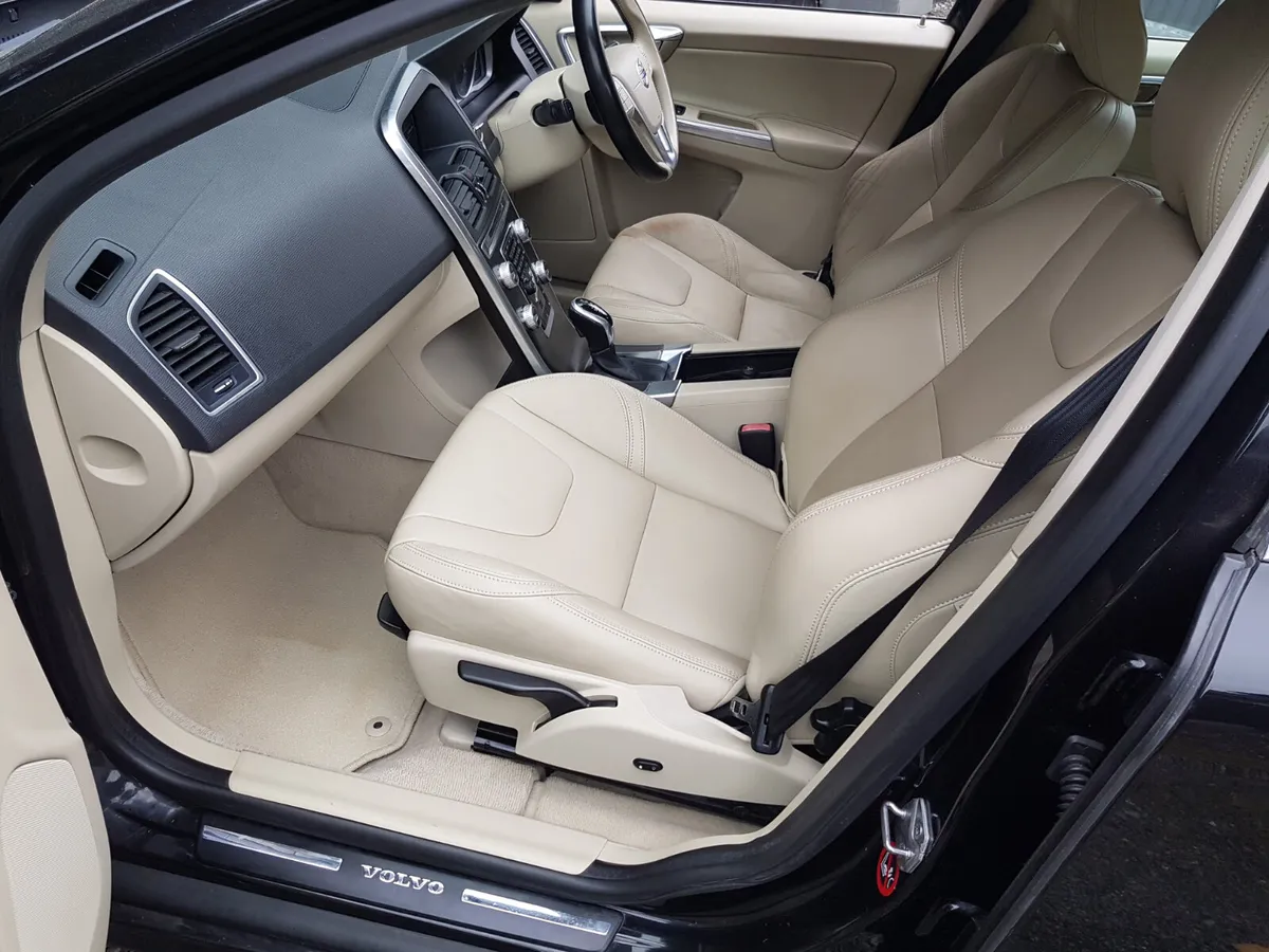 XC60 ... AUTO... CREAM LEATHER... NCT TODAY - Image 4