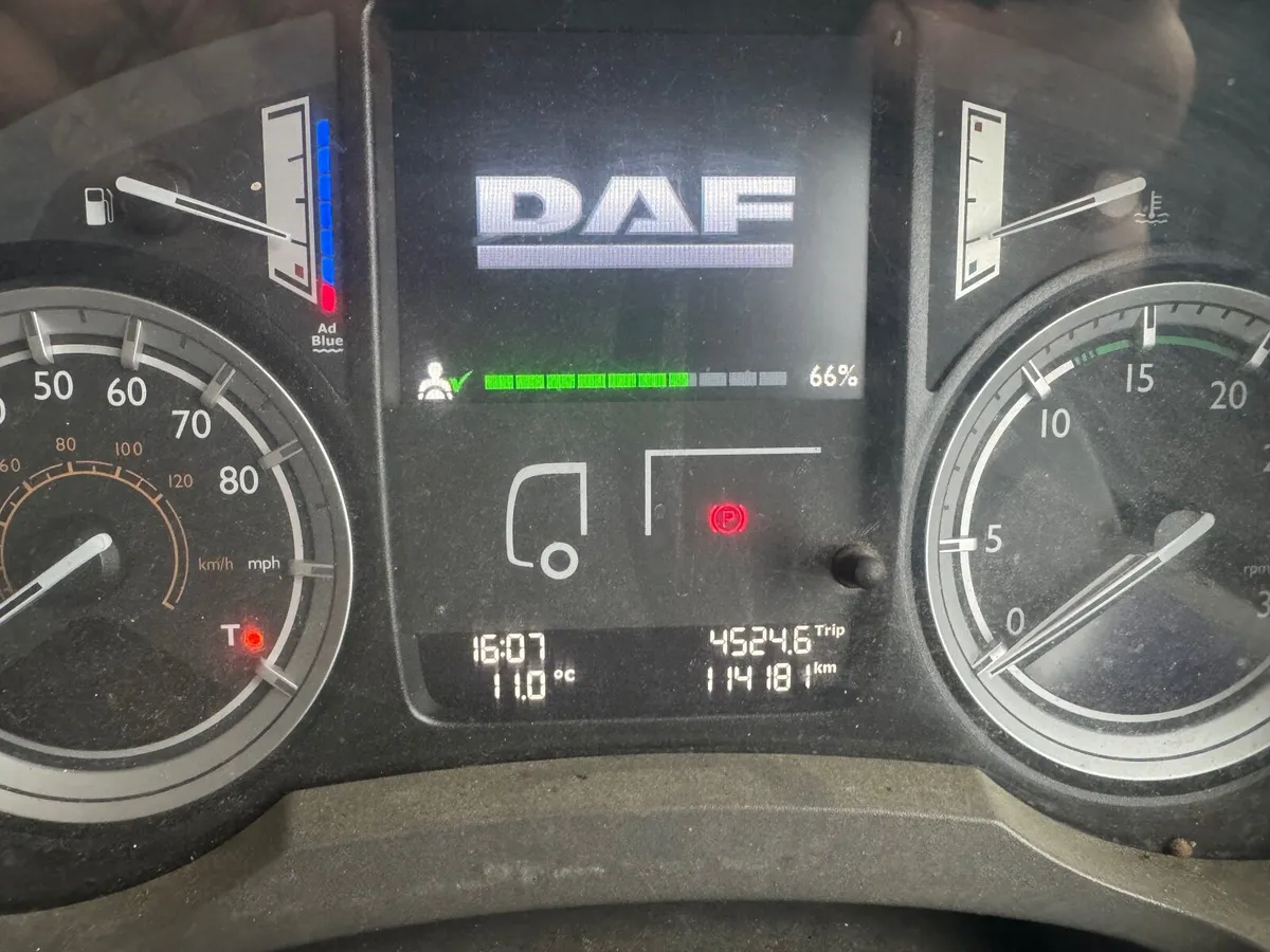 2018 DAF LF180 12ton split body tipper - Image 2