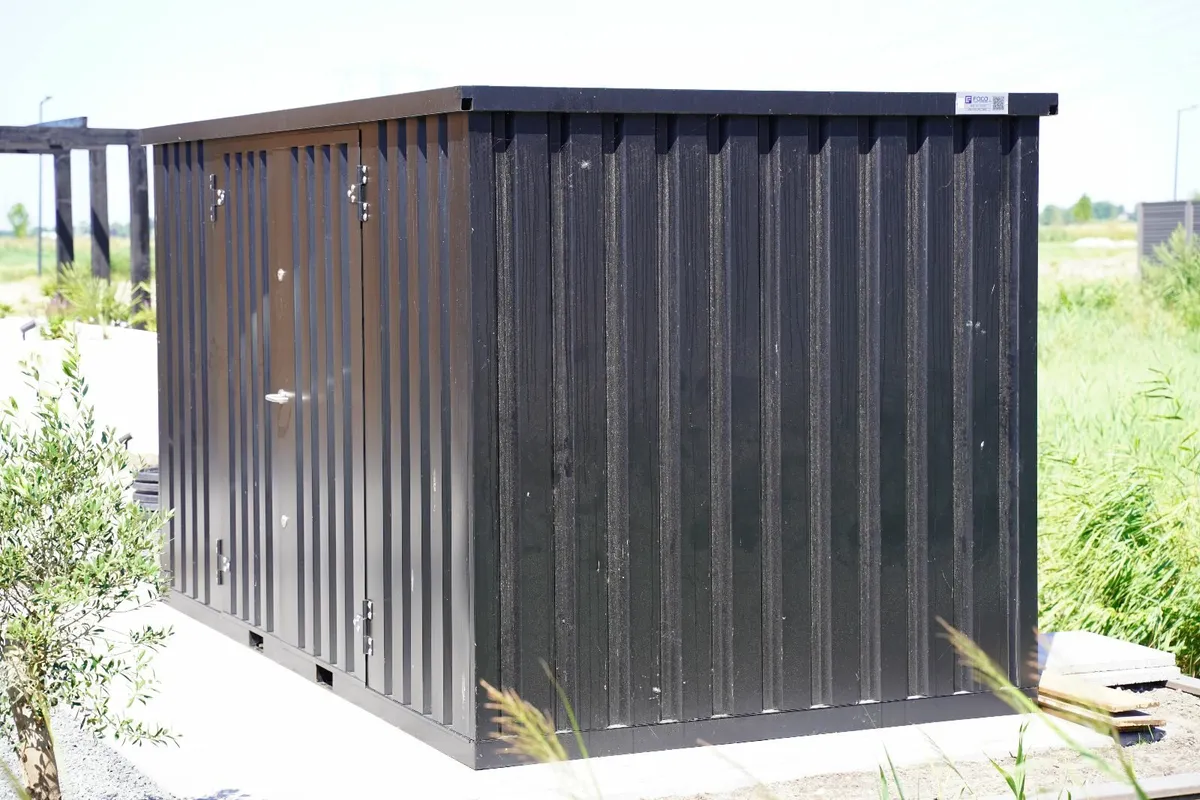 Lockable Steel Container – Weatherproof Storage - Image 3