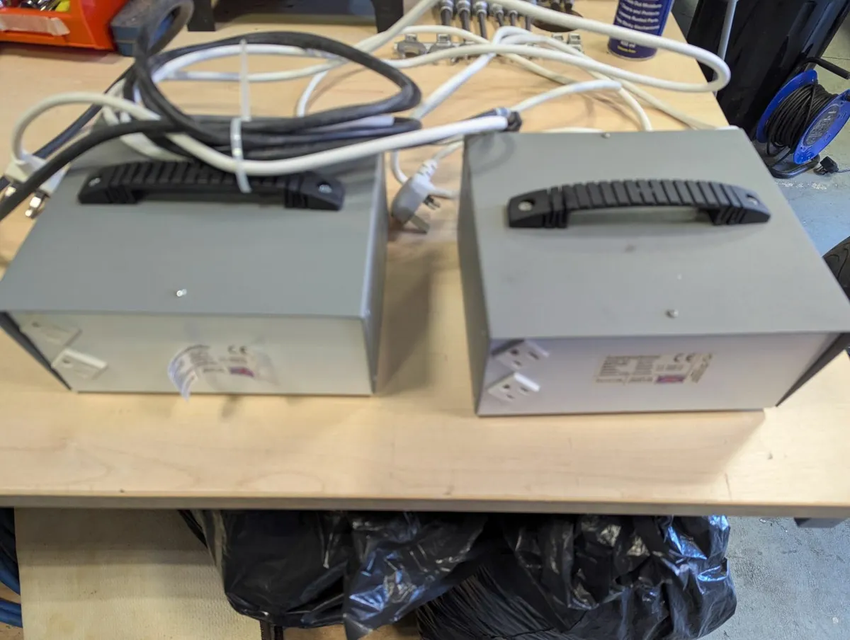 240 / 120v 3000VA Step Down Auto Transformer - Image 3