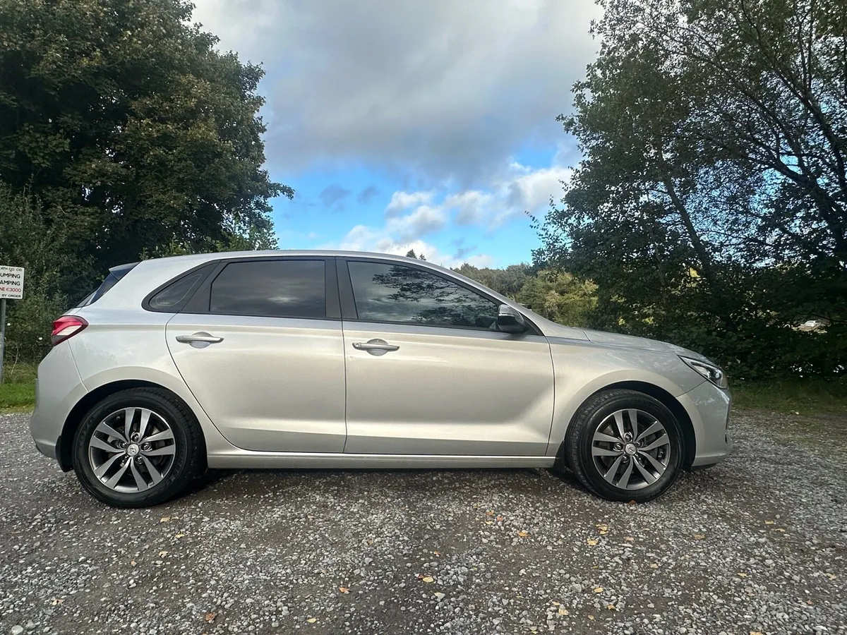 Hyundai I30 Deluxe 1.6 CRDI - Image 4