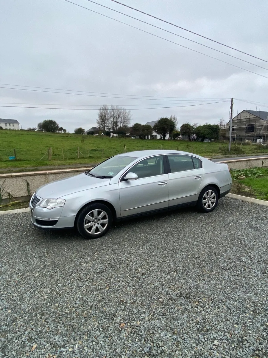 Volkswagen Passat 2008 - Image 2