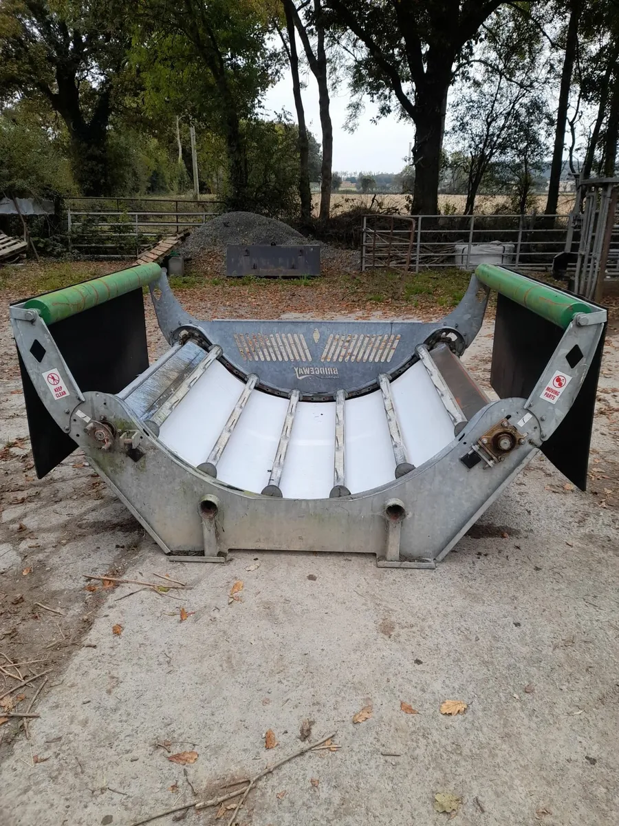 Bale Feeder - Image 1