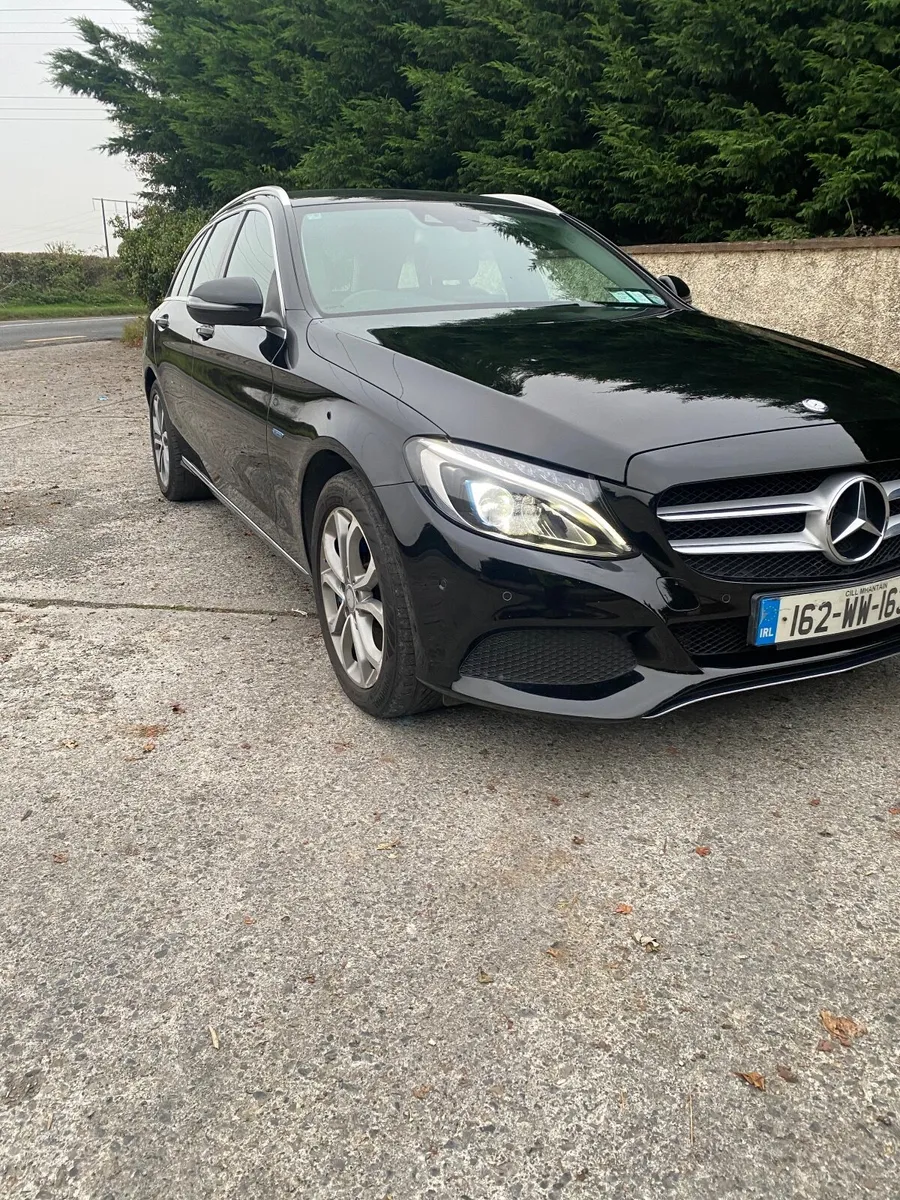 Mercedes-Benz C-Class Full service history - Image 2