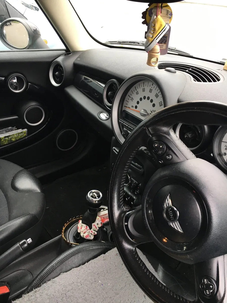 Car - Image 4