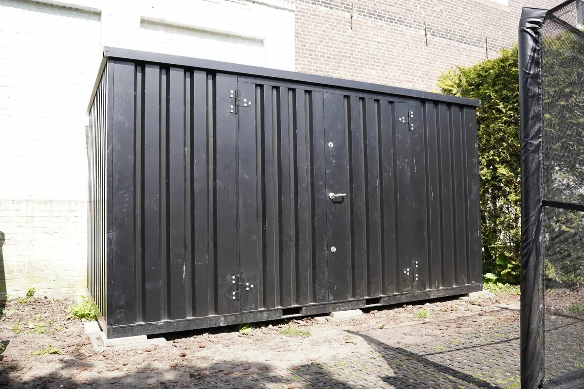 Weatherproof Storage Container – 4x2m Steel Build - Image 2