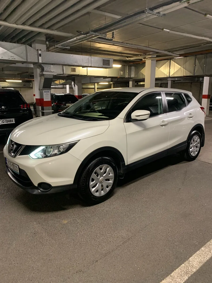 Nissan Qashqai 35,000 km - Image 1