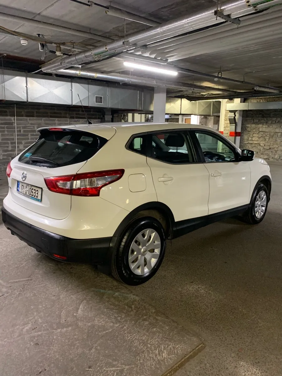 Nissan Qashqai 35,000 km - Image 3