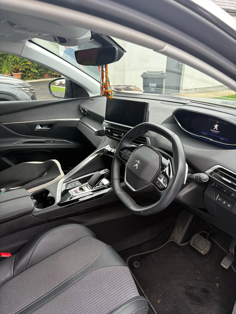 2022 Peugeot 3008 FL Allure Plug In Hybrid Petrol - Image 2