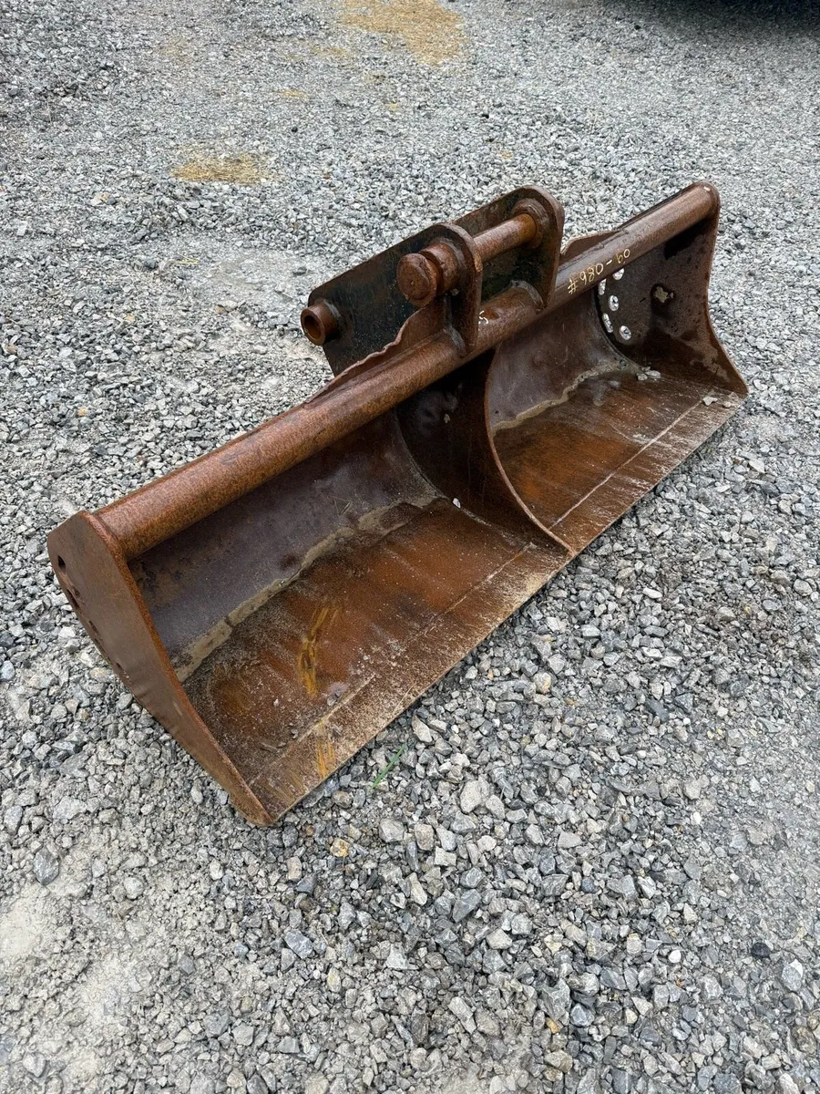 3ft Bucket and Grading Bucket - Image 4