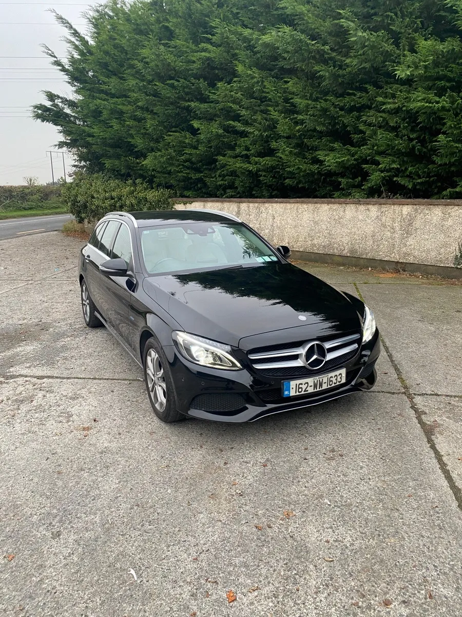 Mercedes-Benz C-Class Full service history - Image 1