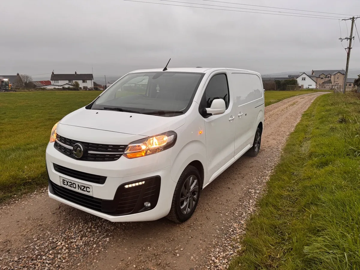 2020 vauxhall vivario 3100 sportive - Image 4