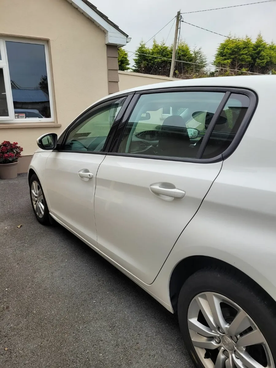 Peugeot 308 2016 - Image 2