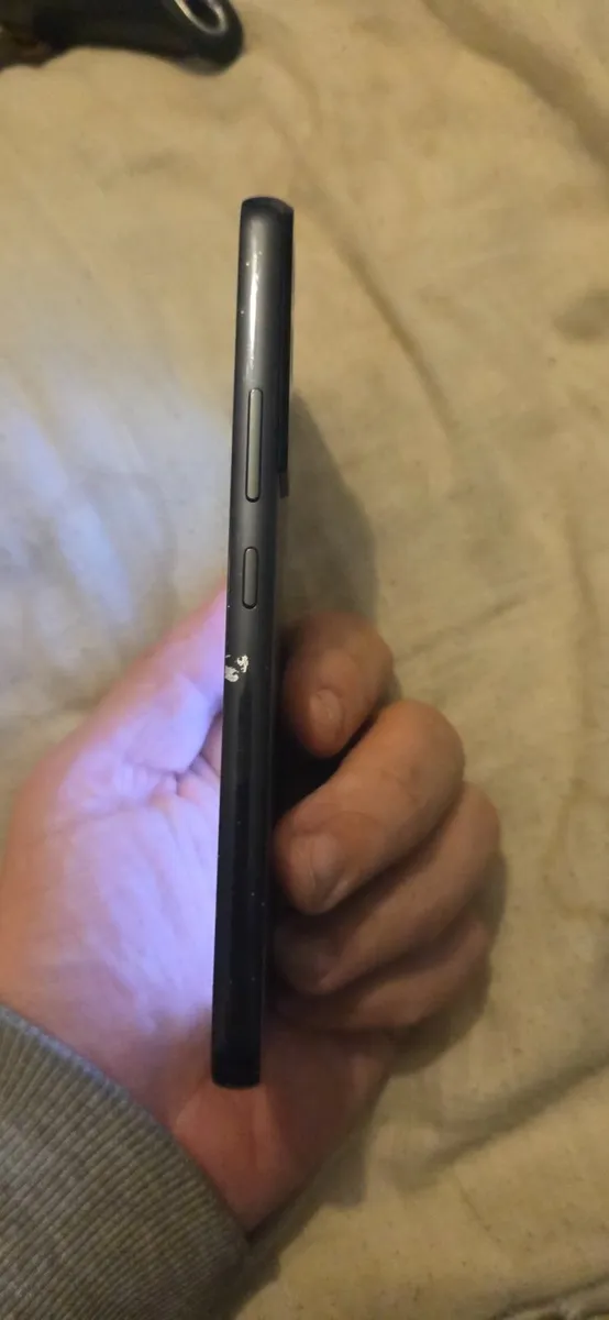 Samsung galaxy S22 - Image 2