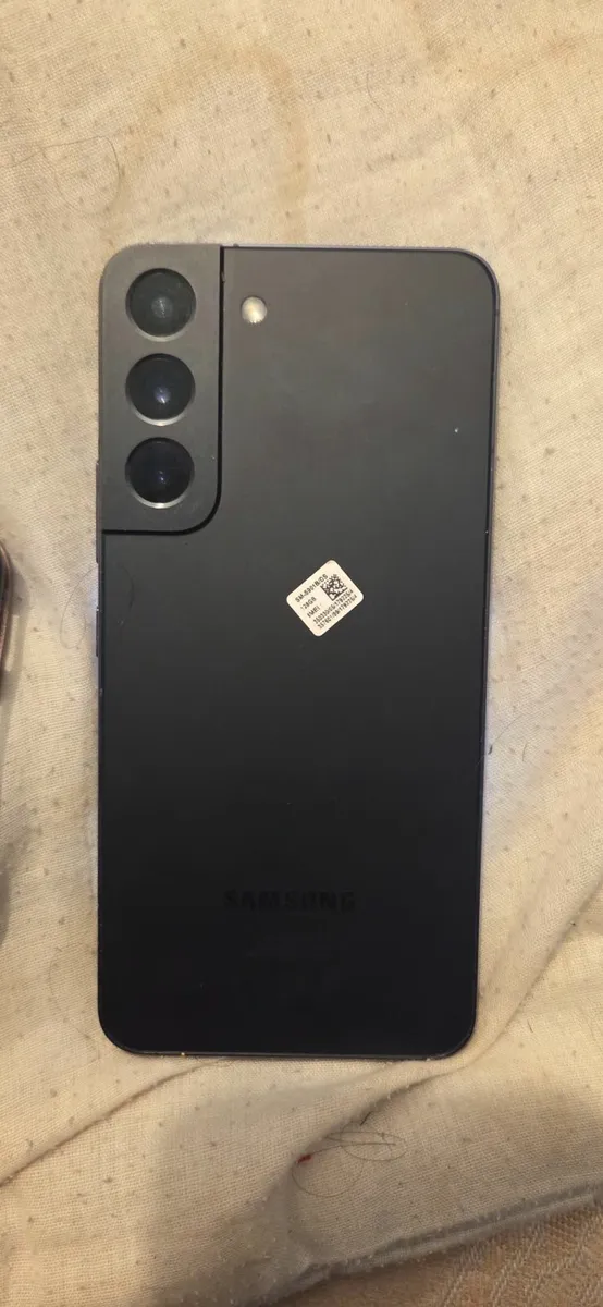 Samsung galaxy S22 - Image 3