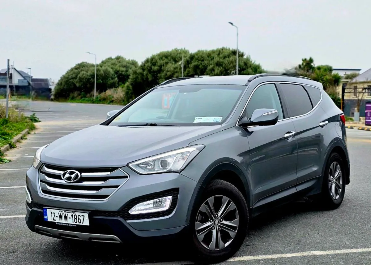 2012 HYUNDAI SANTA FE COMFORT 7 SEATS 1 OWNER - Image 2