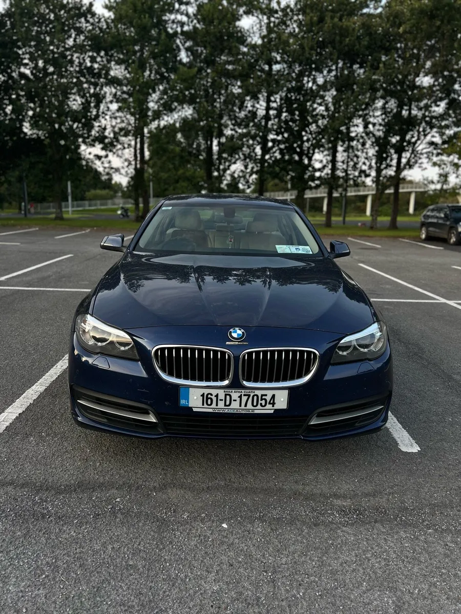 BMW 520D luxury Saloon with sports mode - Image 1