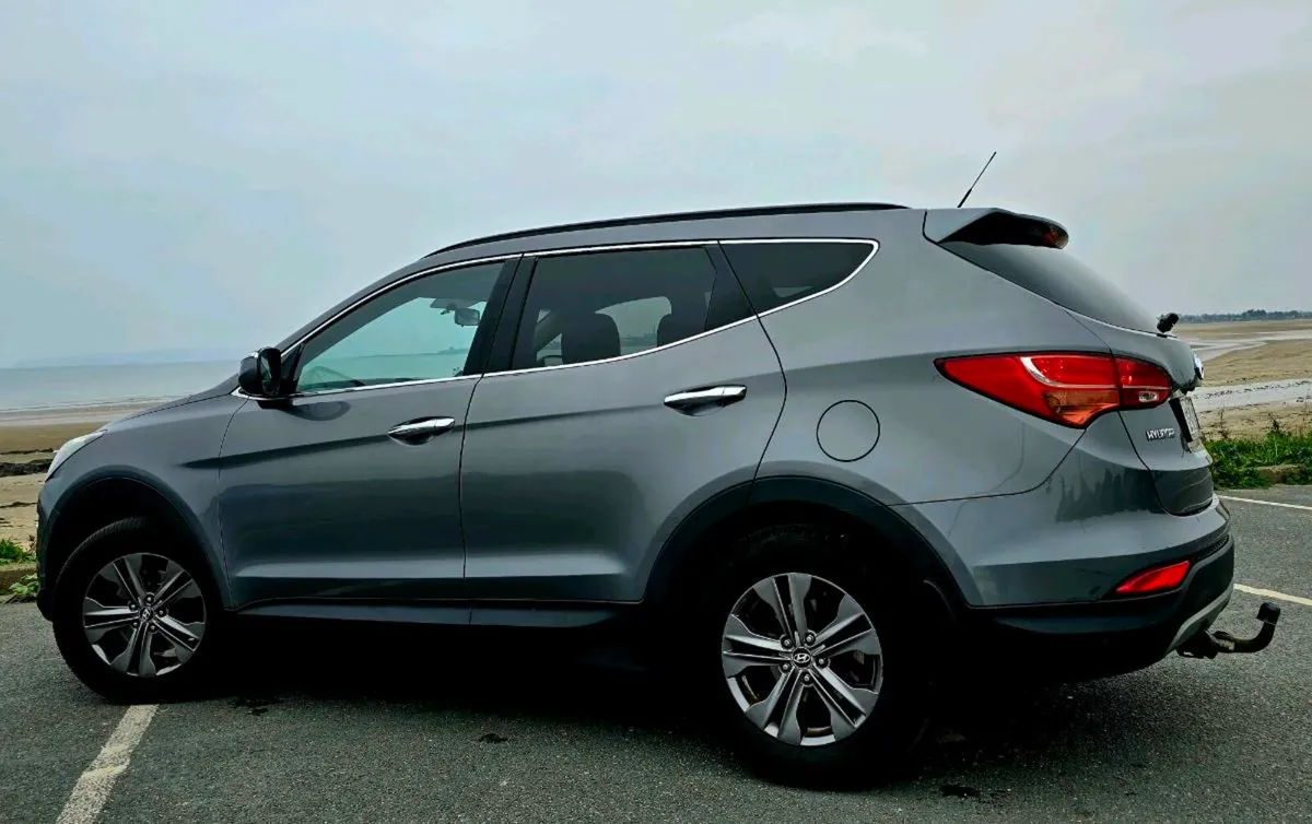 2012 HYUNDAI SANTA FE COMFORT 7 SEATS 1 OWNER - Image 3
