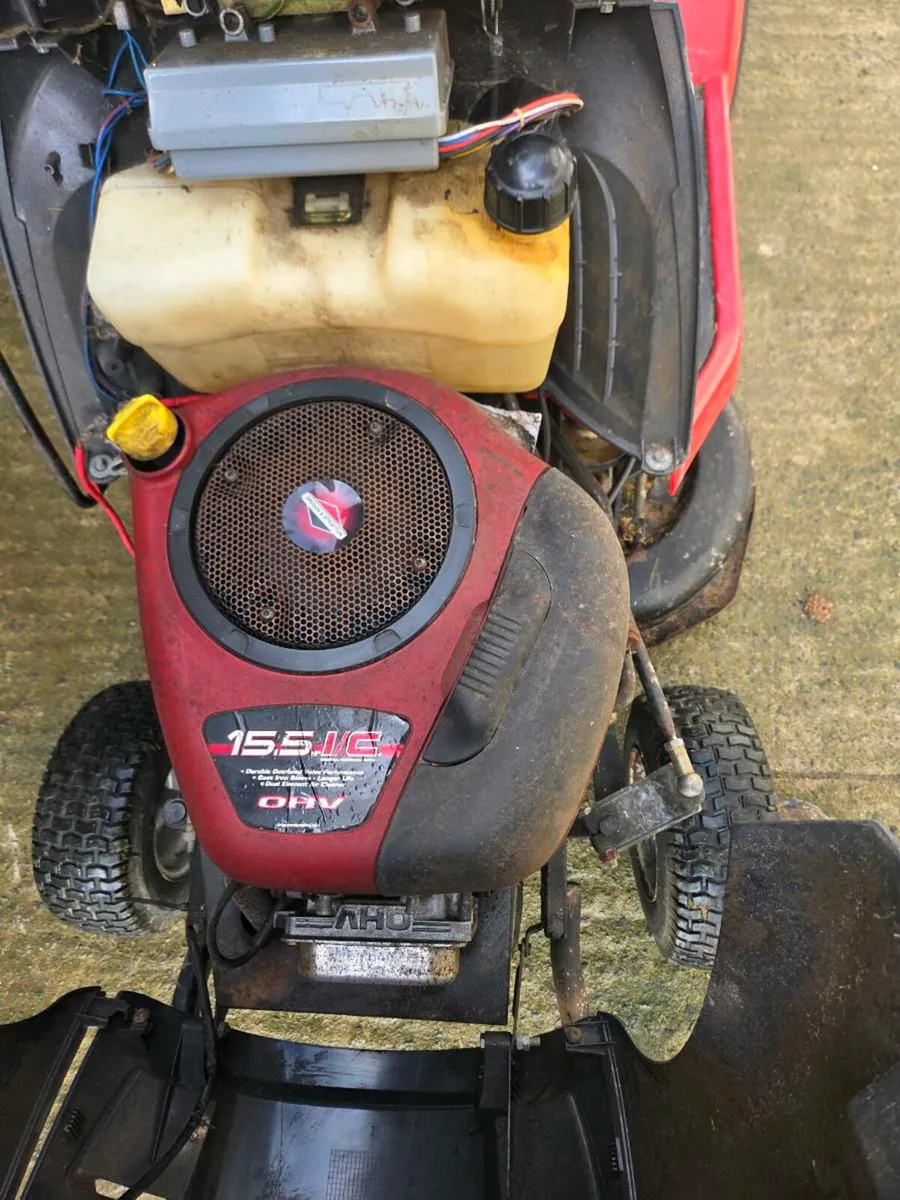 Ride on mower - Image 2