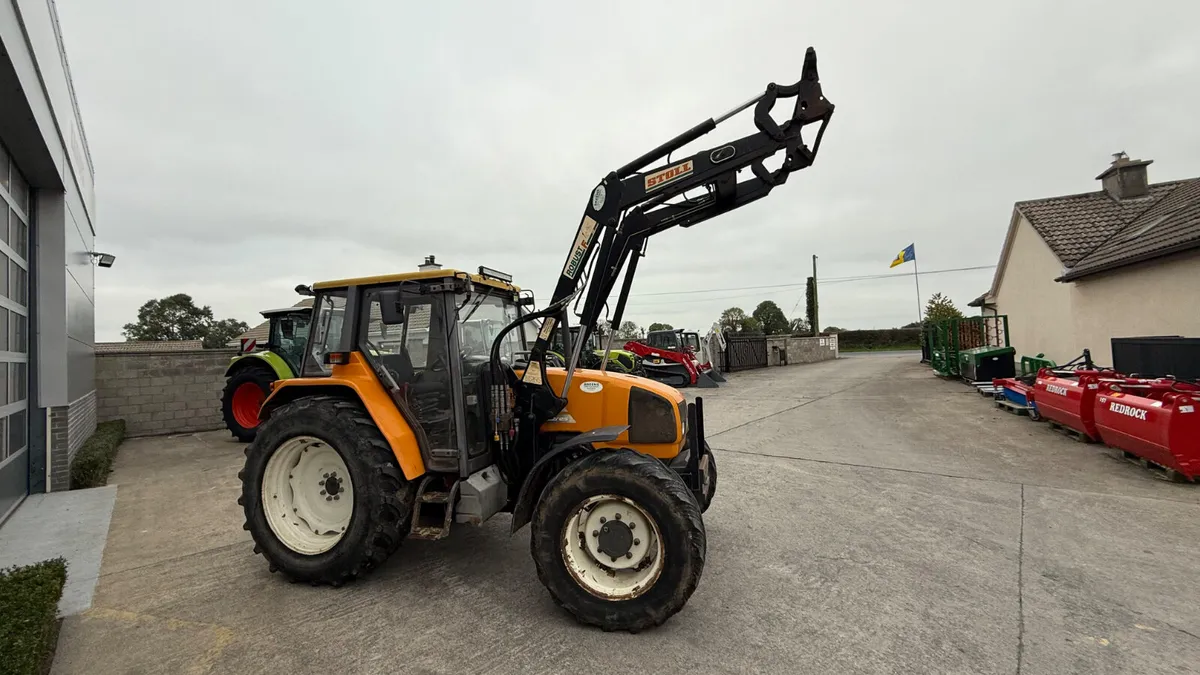 Renault Ceres 335X - Image 2