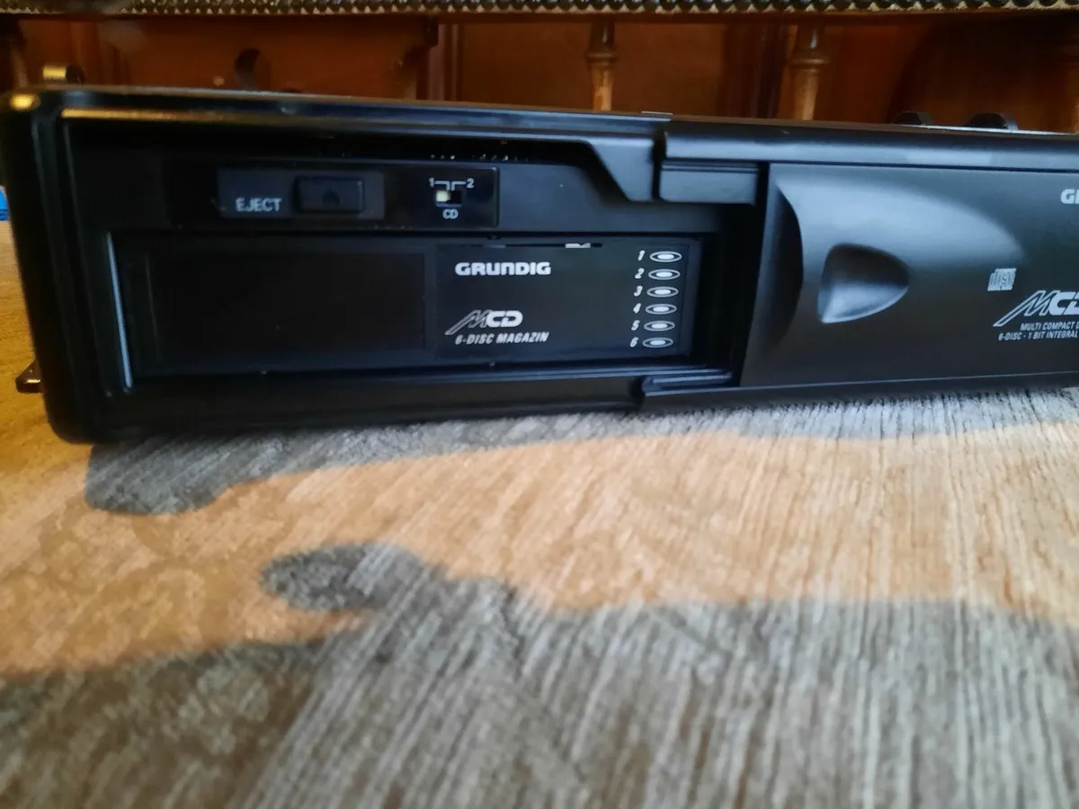Vintage Radios - Image 3