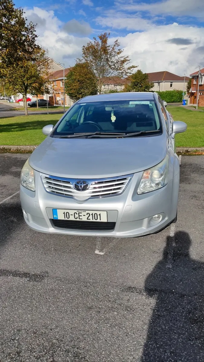 Toyota Avensis 2010 - Image 1