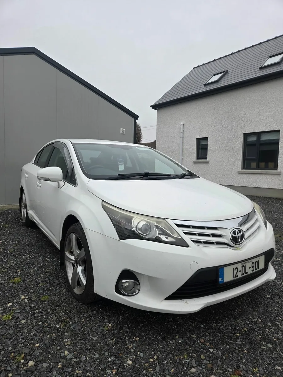 Toyota Avensis 2012 - Image 1
