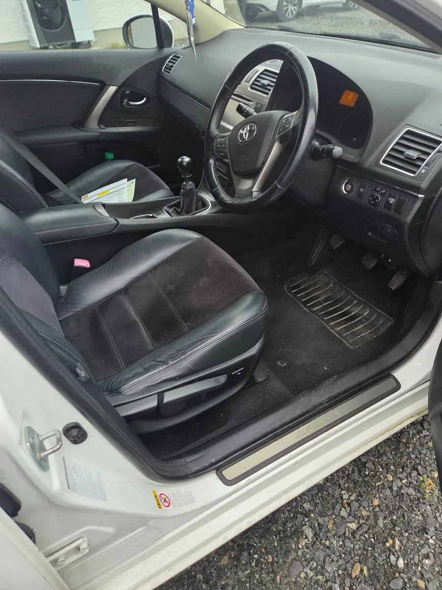 Toyota Avensis 2012 - Image 3
