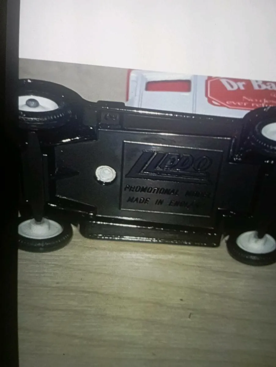 Dr BARNARD VAN  Ll zEDO  DIE - CAST MODLE'. - Image 3