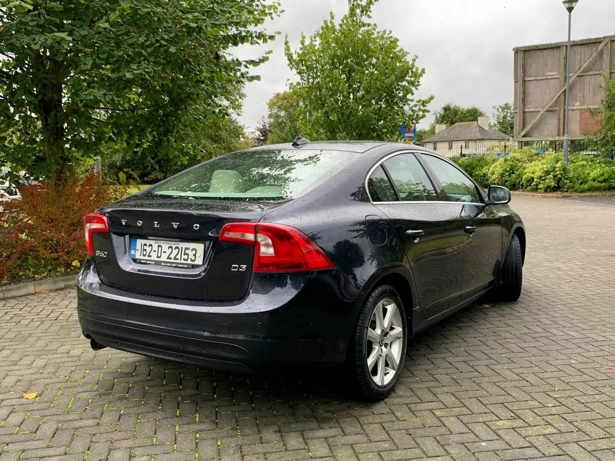 Volvo S60 - Luxury trim. Immaculate condition. - Image 4