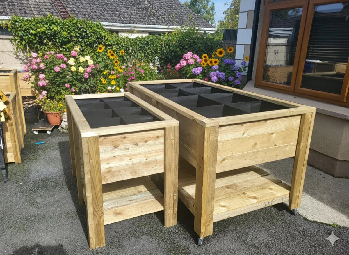 Planter - Image 1