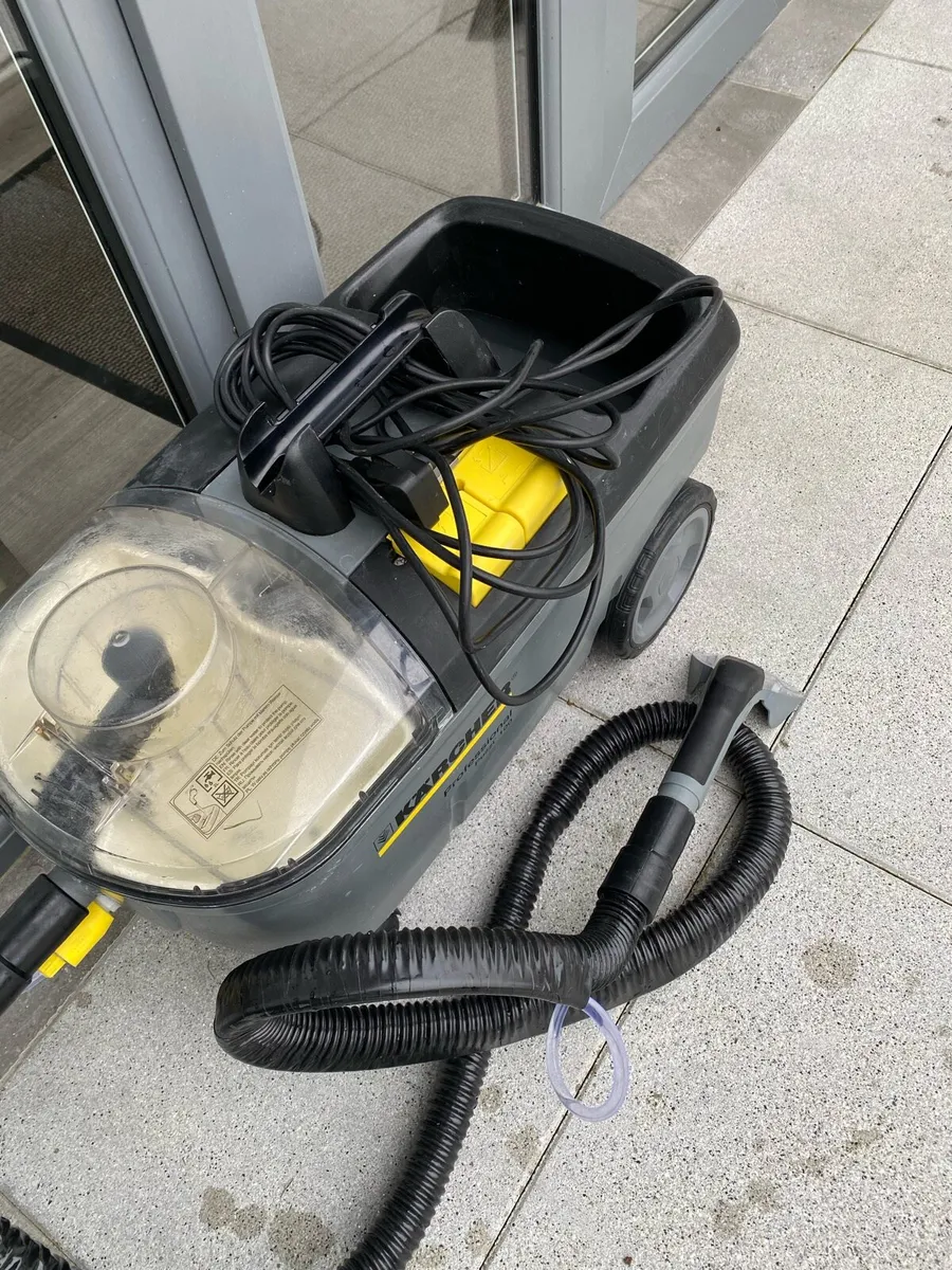 Karcher Puzzi 100 upholstery cleaner - Image 1