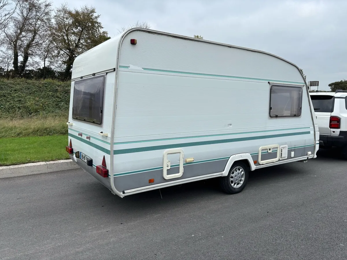4 berth caravan - Image 3