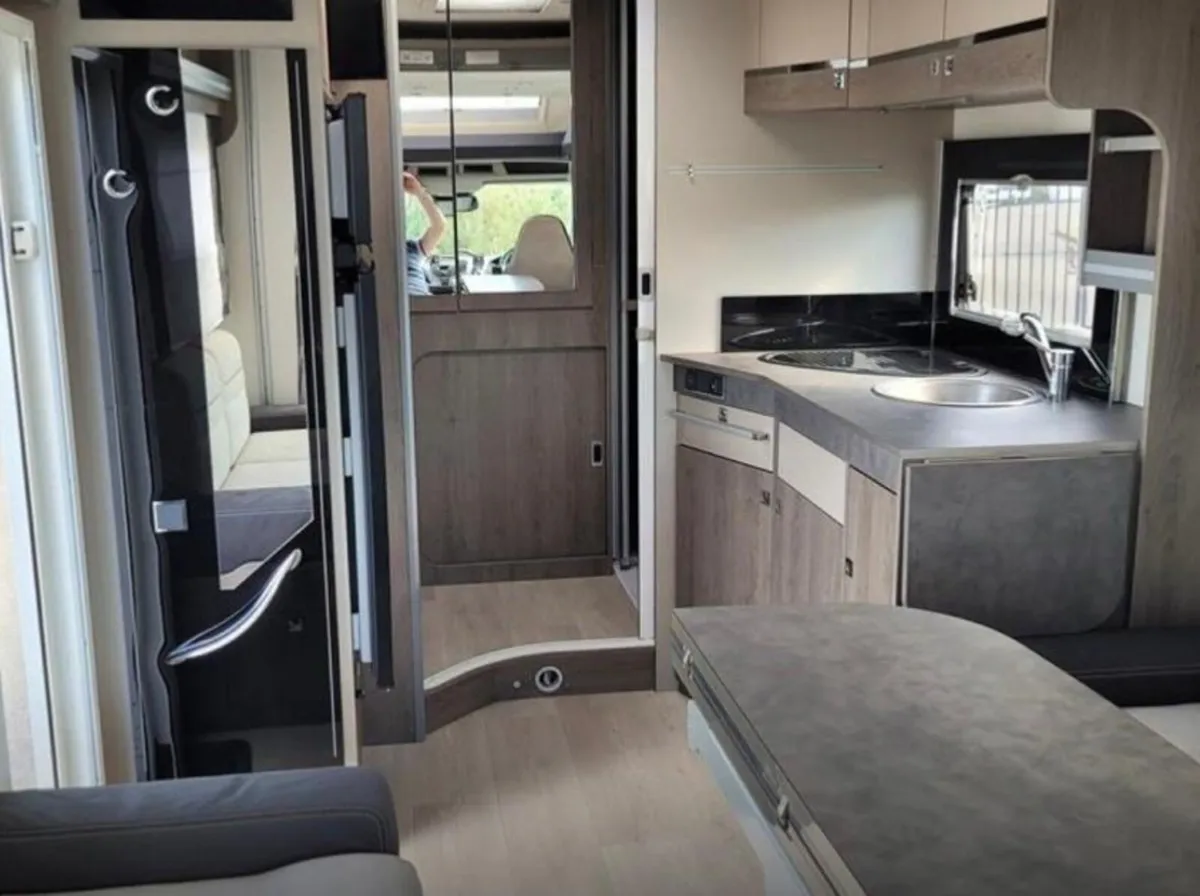Motorhome - Image 3