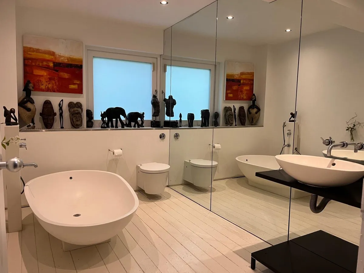 Designer Bath - Image 1