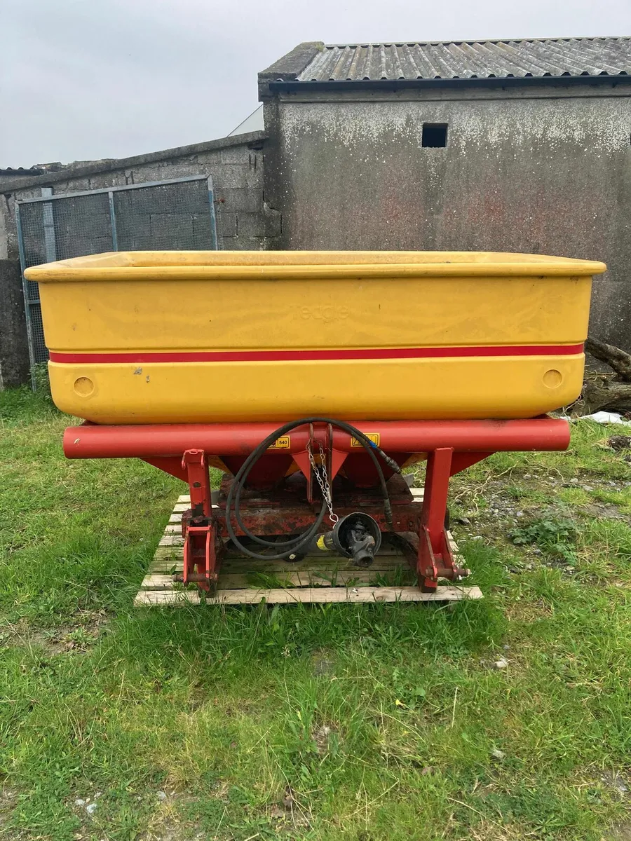 Teagle Fertiliser Spreader - Image 2