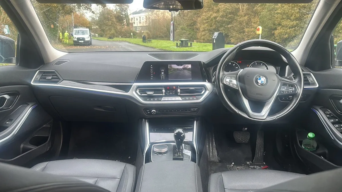 2019 BMW 318D automatic - Image 3