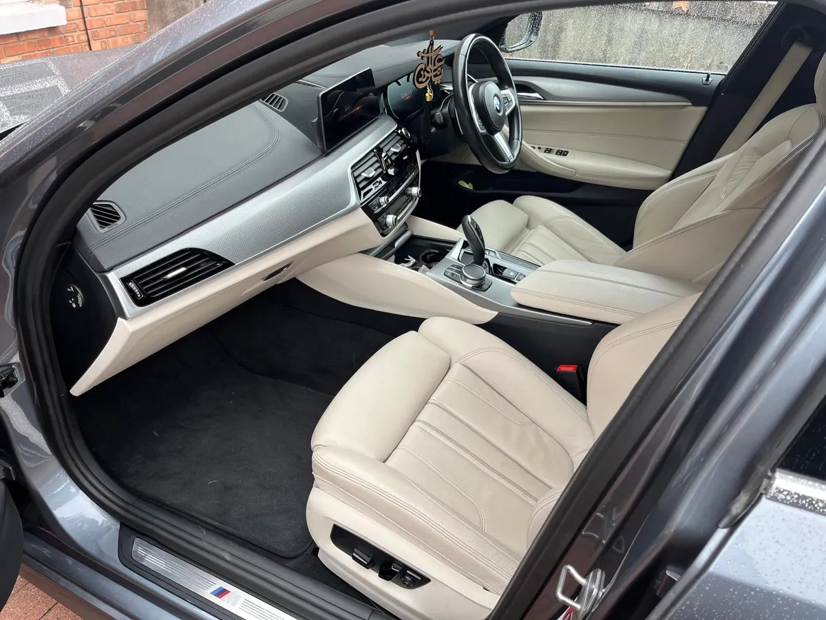 BMW 2017 FSH from New - Image 4