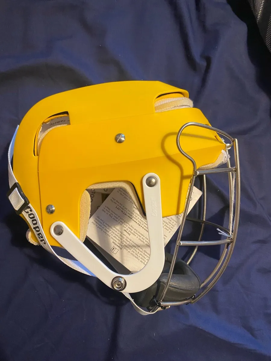 Cooper hurling helmet - Image 3