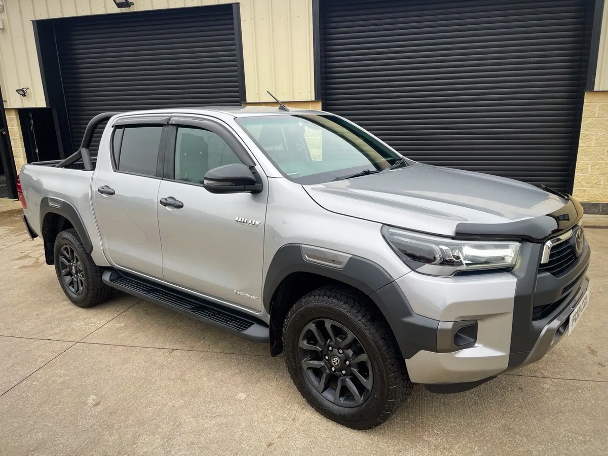 2021 TOYOTA HILUX 2.8 D4D INVINCIBLE X AUTO - Image 3
