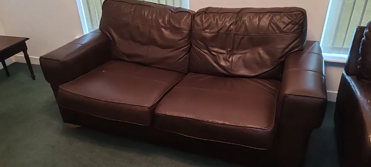 House contents bed table couch mirror - Image 3