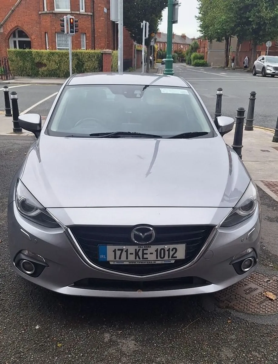 2017 Mazda Mazda3 - Image 2