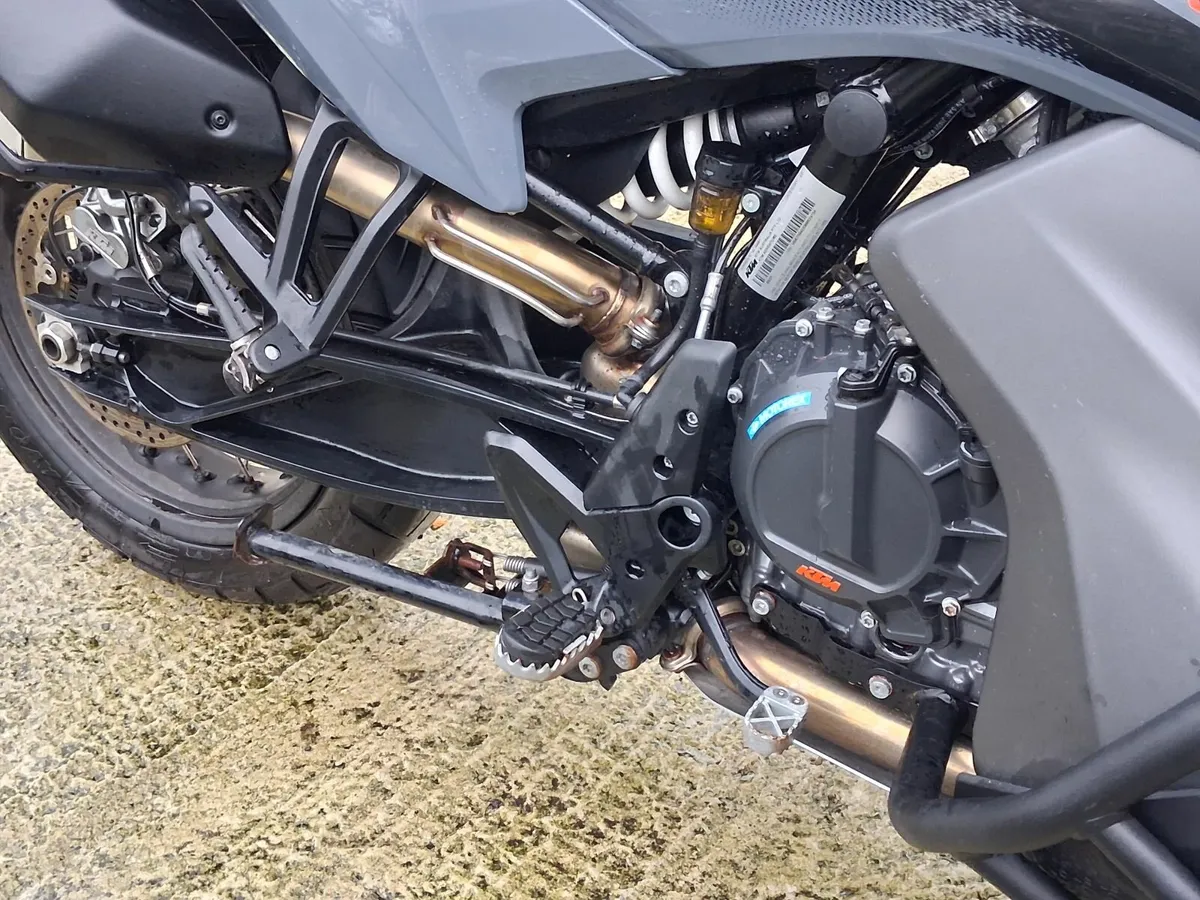 KTM 890 Adventures 2021 - Image 3