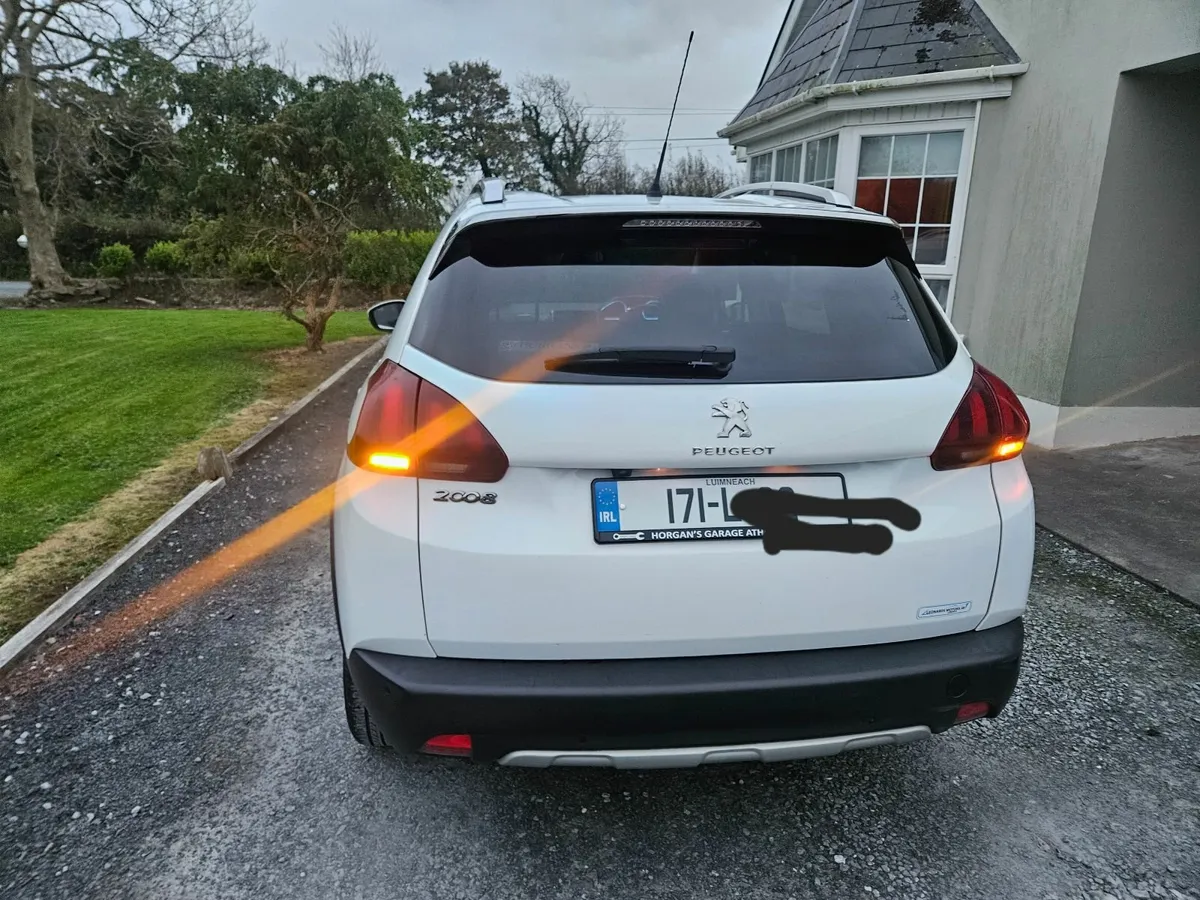 Peugeot 2008 2017 - Image 2
