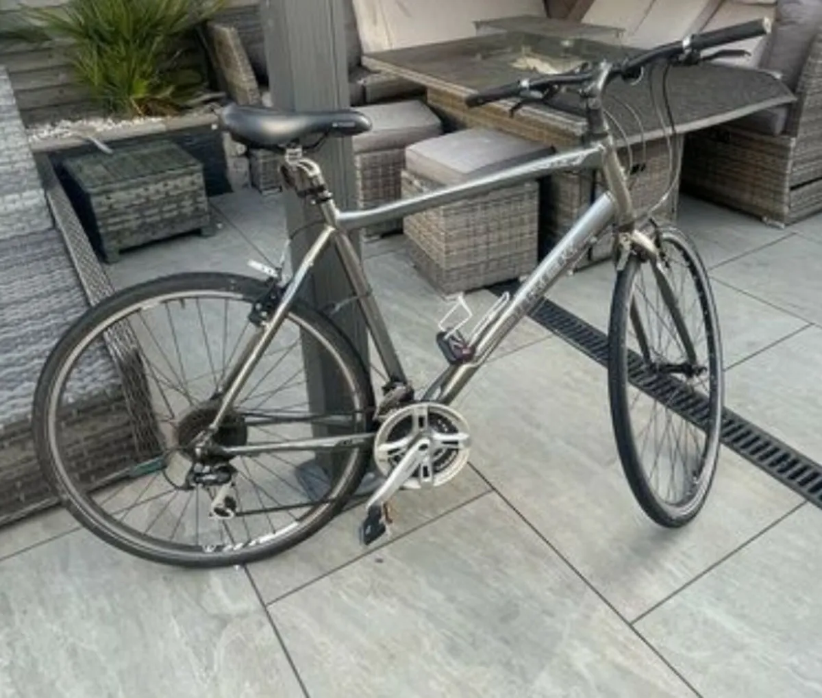 Mens Trek Hybrid - Image 1