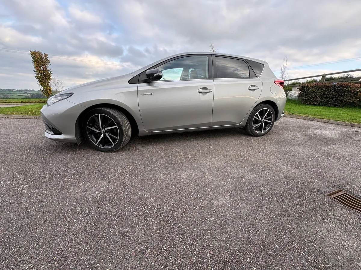 Toyota Auris - Image 1
